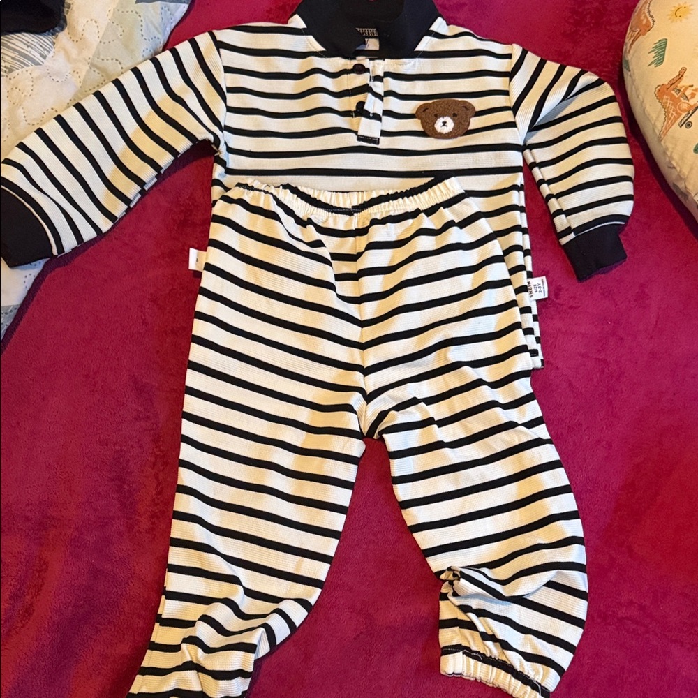 SHEIN Black and White Striped Kids Footie